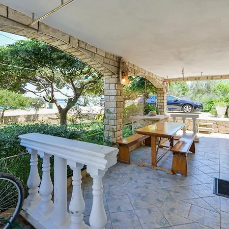 And By The Sea Tkon, Pasman - 336 3* Tkon