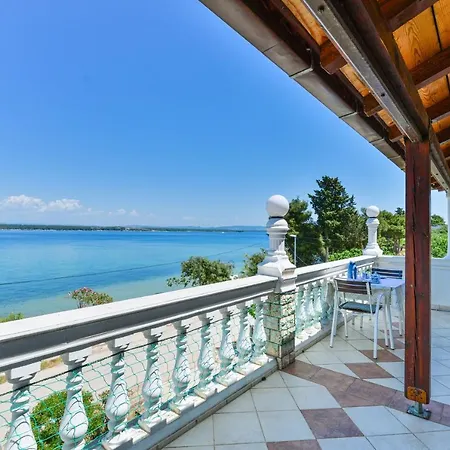 Pensión And By The Sea Tkon, Pasman - 336 3*