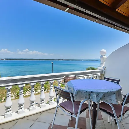 Pensión And By The Sea Tkon, Pasman - 336 3*