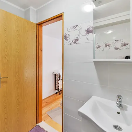 Pensión And By The Sea Tkon, Pasman - 336