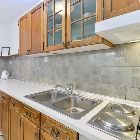 And By The Sea Tkon, Pasman - 336 3*