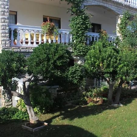 And By The Sea Tkon, Pasman - 336