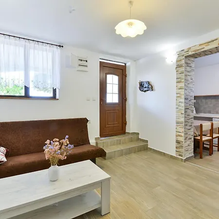 And By The Sea Tkon, Pasman - 336