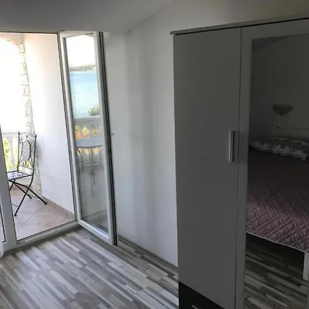 And By The Sea Tkon, Pasman - 336