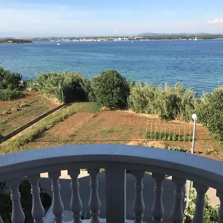 And By The Sea Tkon, Pasman - 336 Πανσιόν Tkon