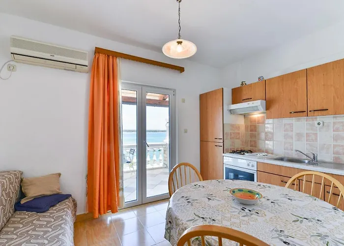 And By The Sea Tkon, Pasman - 336 Πανσιόν 3*