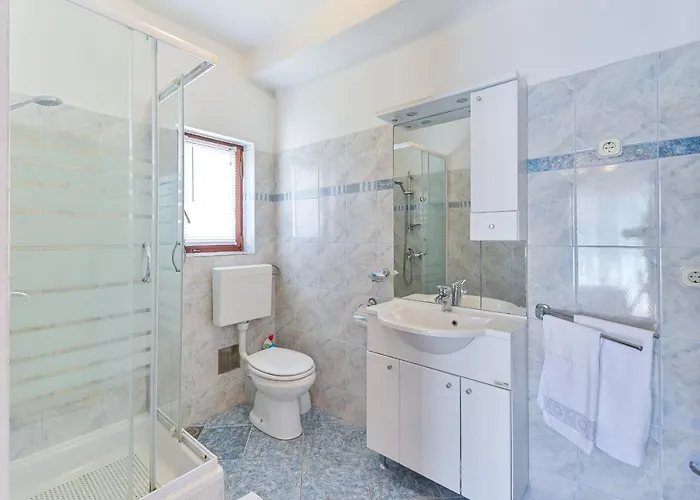 Πανσιόν And By The Sea Tkon, Pasman - 336