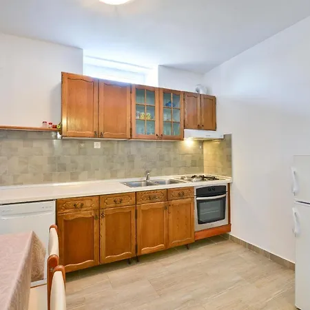 And By The Sea Tkon, Pasman - 336