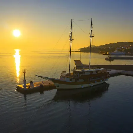 And By The Sea Tkon, Pasman - 336