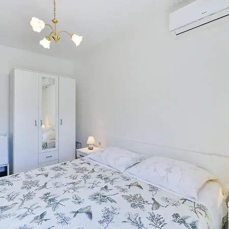 And By The Sea Tkon, Pasman - 336 Гостевой дом Ткон