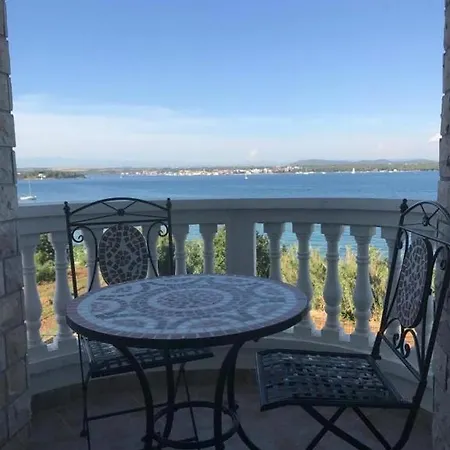 Гостевой дом And By The Sea Tkon, Pasman - 336