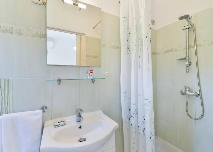 게스트하우스 And By The Sea Tkon, Pasman - 336 트콘