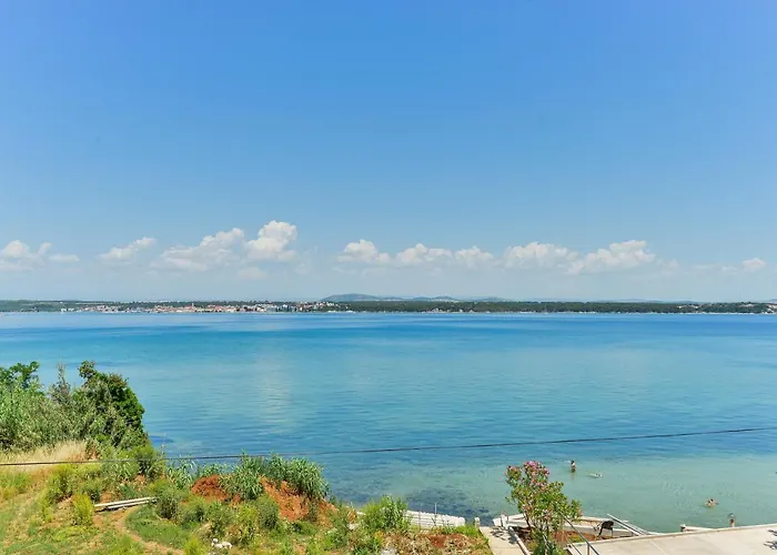 And By The Sea Tkon, Pasman - 336 게스트하우스