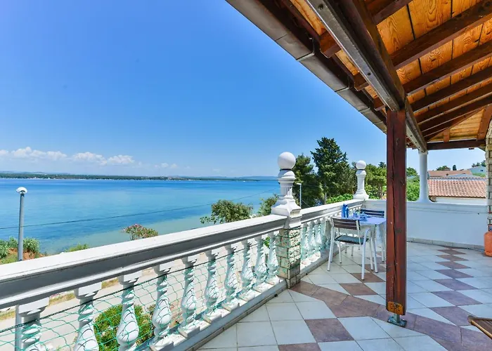 게스트하우스 And By The Sea Tkon, Pasman - 336 3*